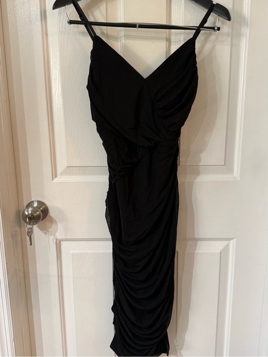 Lulus Dresses & Skirts - Lulu's Black Ruched Spaghetti-Strap Midi Dress